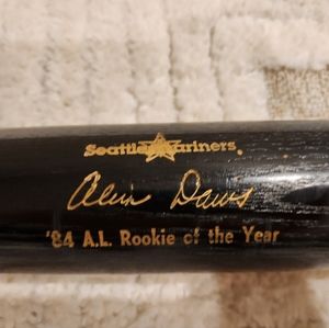 Seattle Mariners Alvin Davis 1984 R.O.Y Black Louisville Slugger 125 Autograph